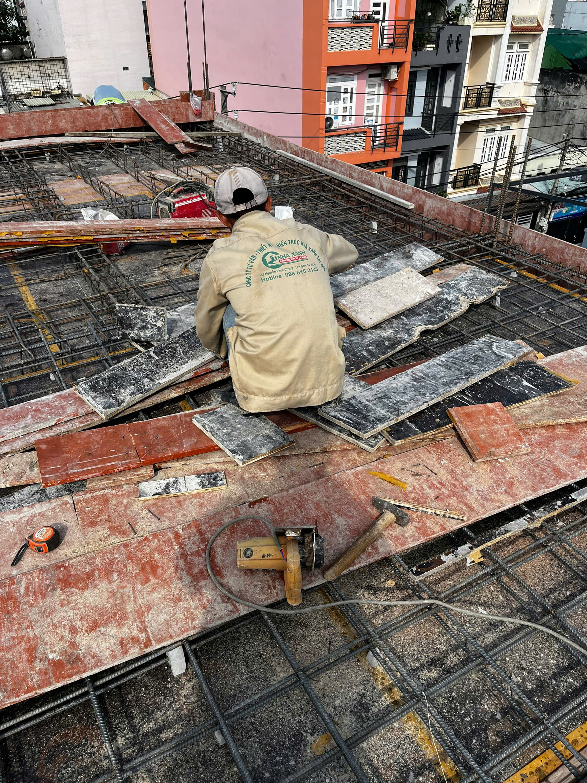 Xây Nhà Phần Thô: Nên Khoán Hay Tính Toán Theo Hợp Đồng?